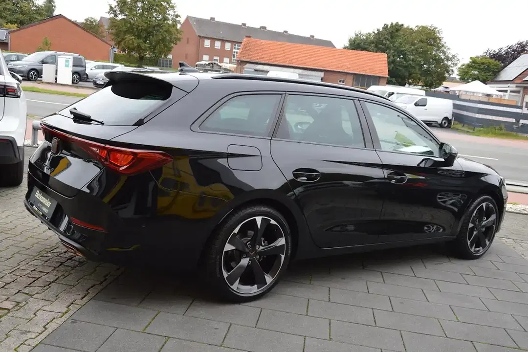 CUPRA Leon - Thumbnail 3