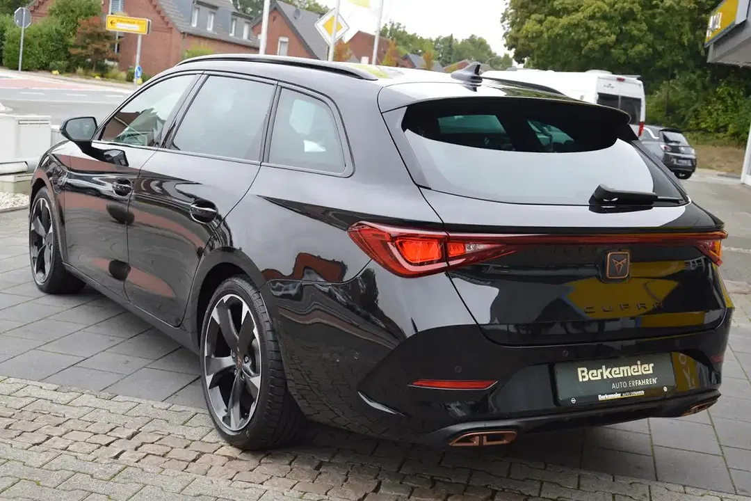 CUPRA Leon - Thumbnail 4
