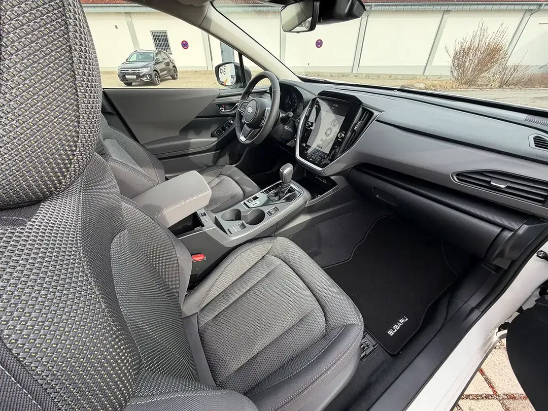 Subaru Crosstrek - Thumbnail 13