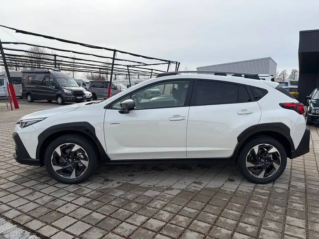 Subaru Crosstrek - Thumbnail 5