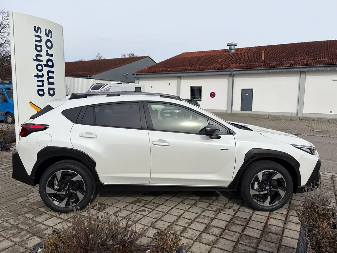Subaru Crosstrek - Thumbnail 9