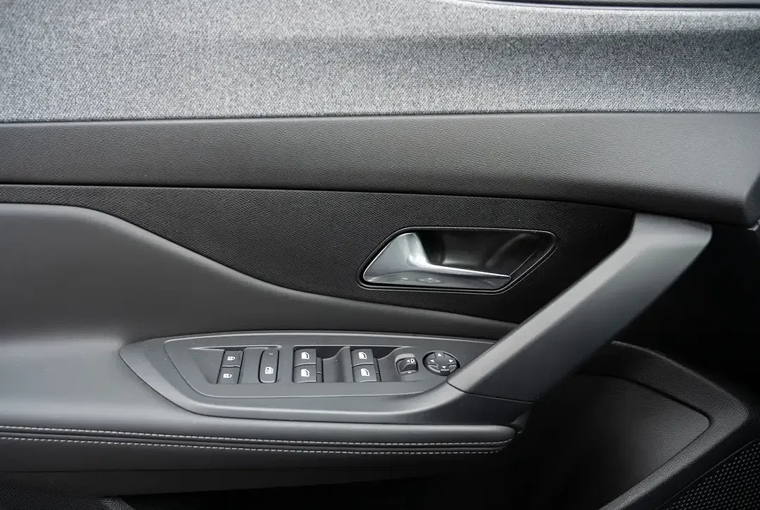 Peugeot 308 - Thumbnail 13