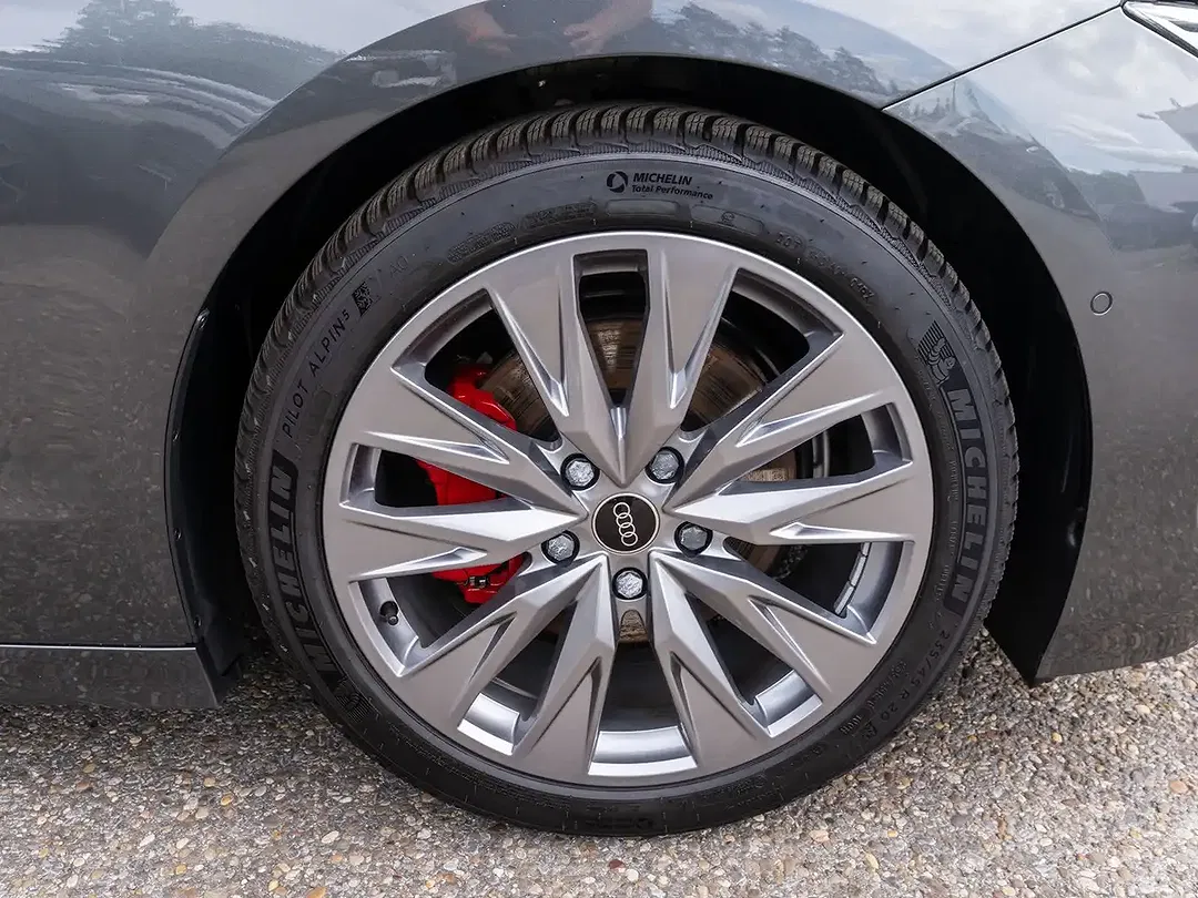 Audi A6 e-tron - Thumbnail 8