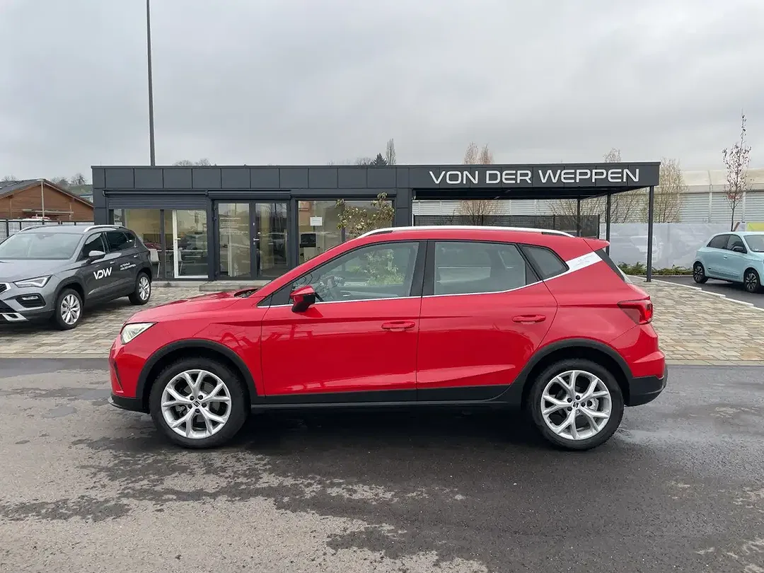SEAT Arona - Thumbnail 2