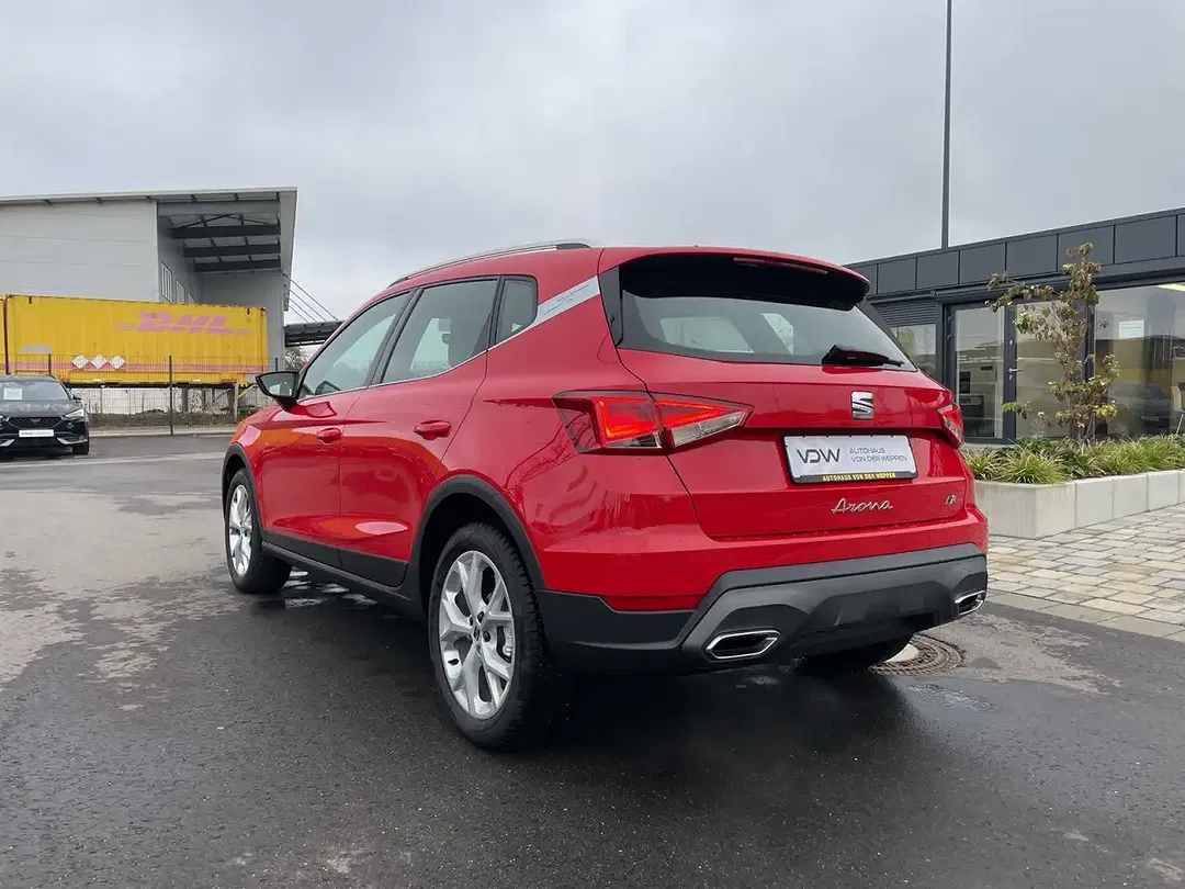 SEAT Arona - Thumbnail 3