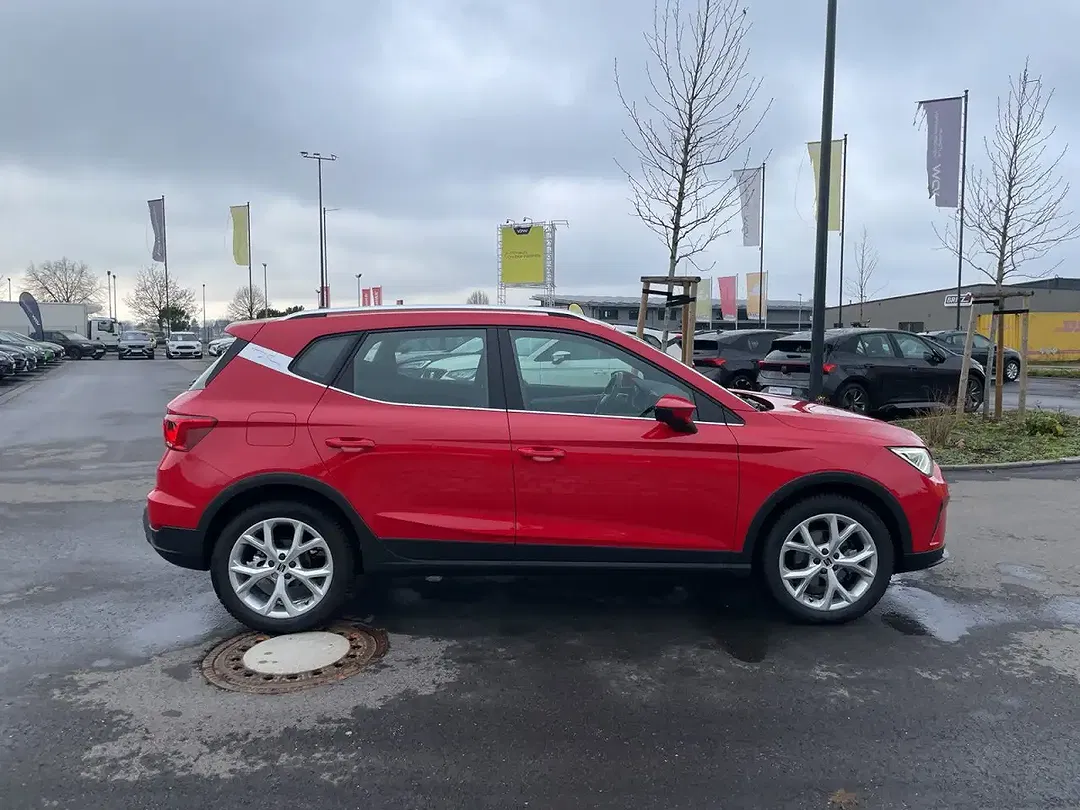 SEAT Arona - Thumbnail 5