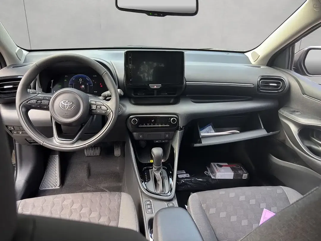 Toyota Yaris - Thumbnail 12