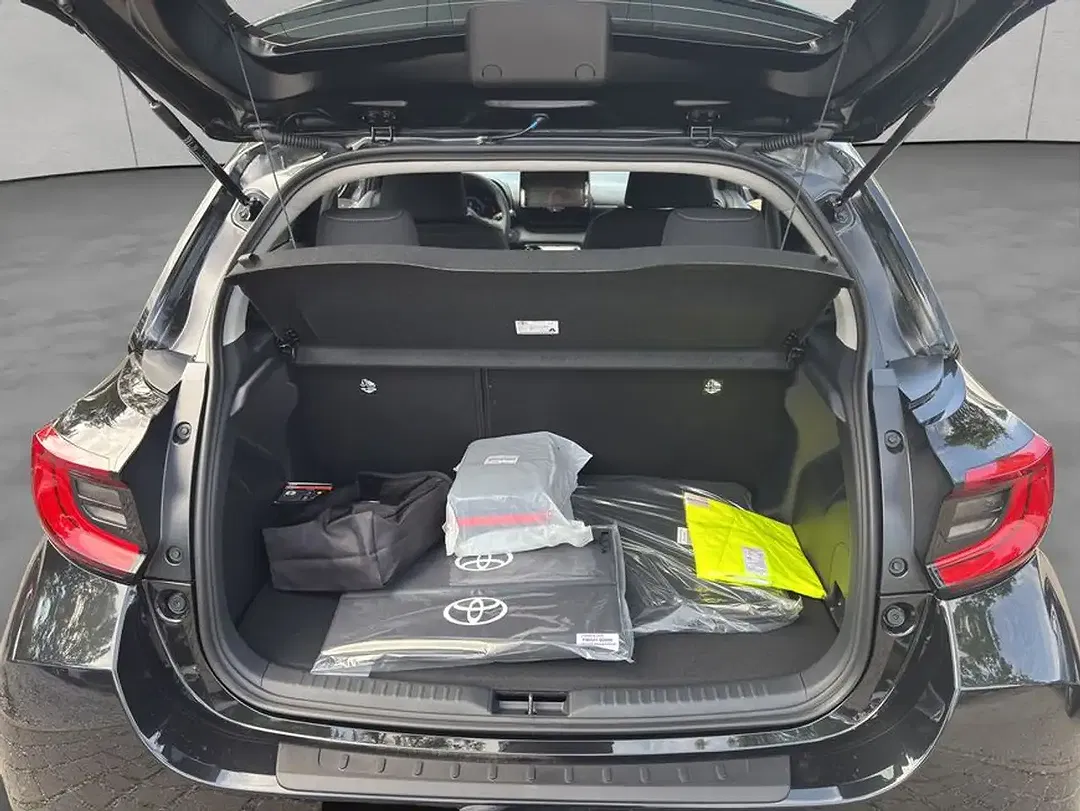 Toyota Yaris - Thumbnail 4