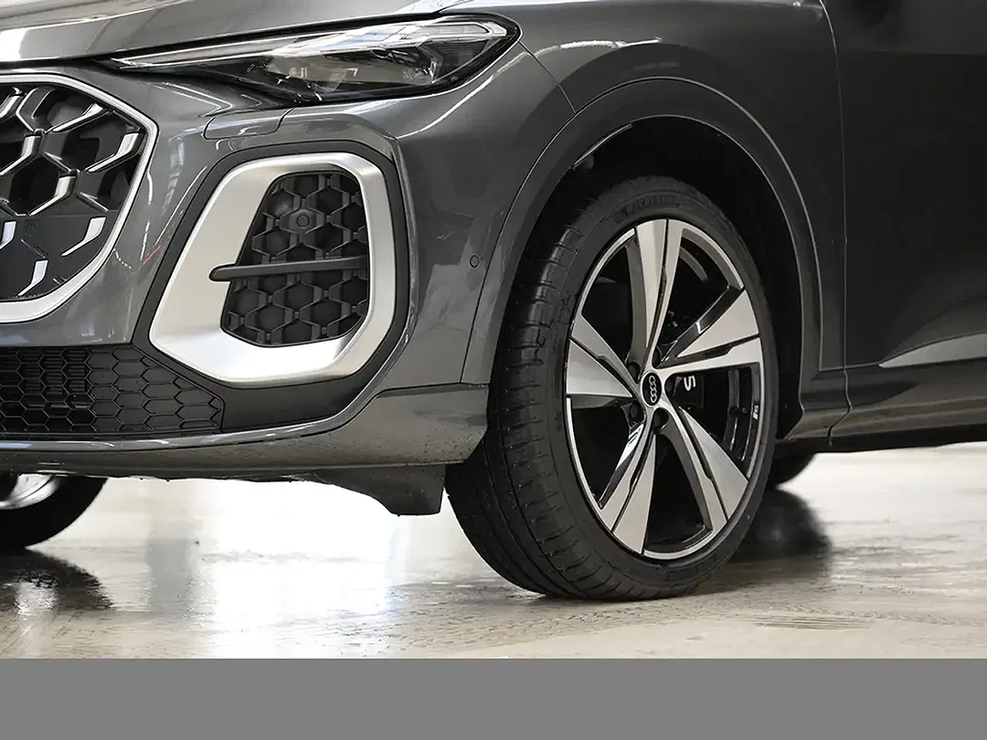 Audi SQ5 - Thumbnail 5
