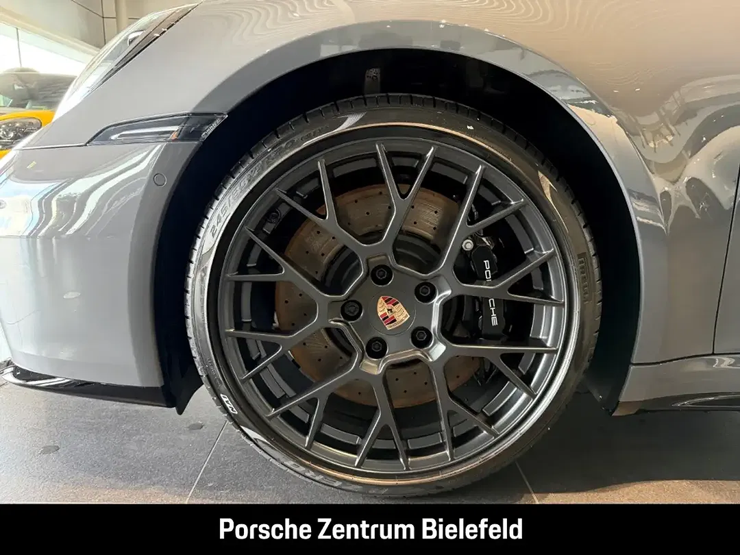 Porsche 992 - Thumbnail 10
