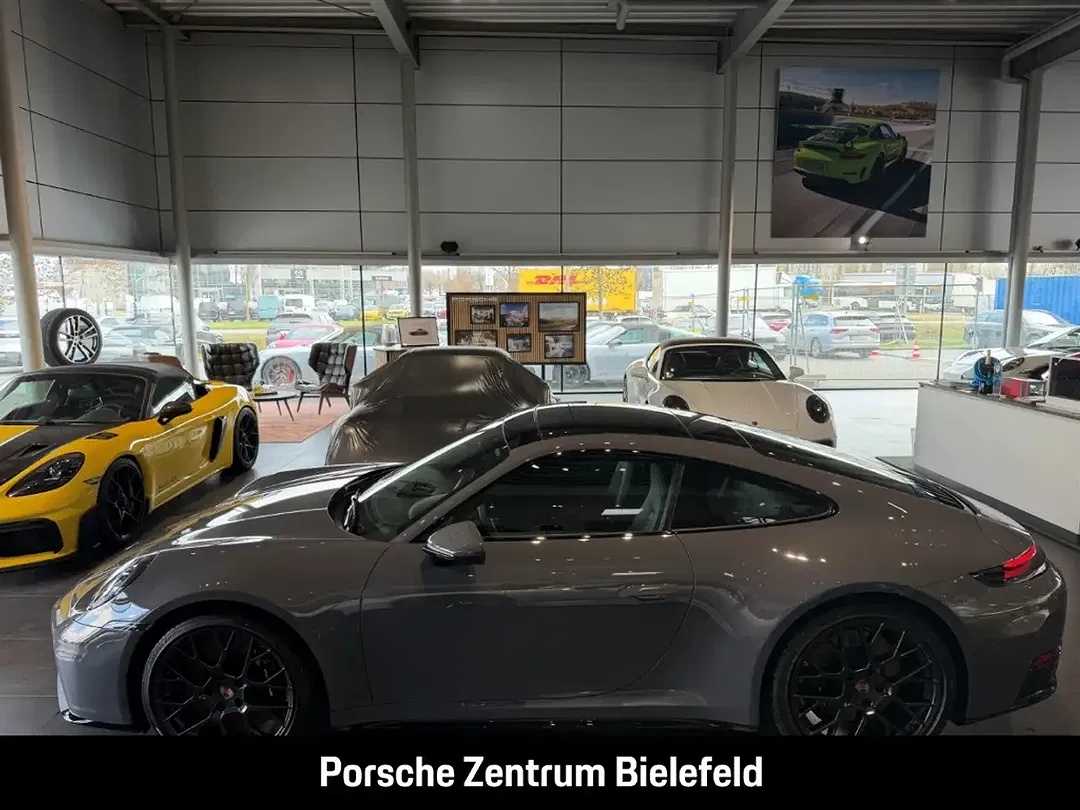 Porsche 992 - Thumbnail 2