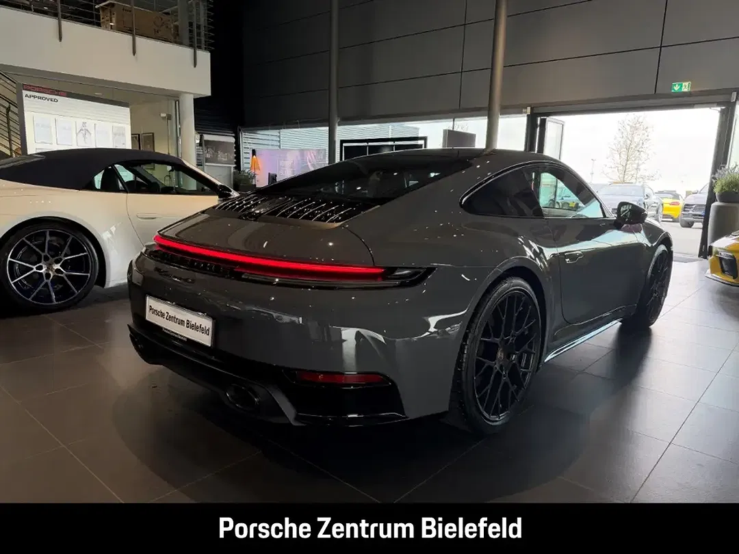 Porsche 992 - Thumbnail 6