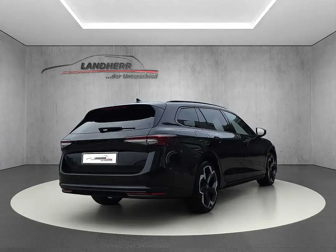 Skoda Superb - Thumbnail 3