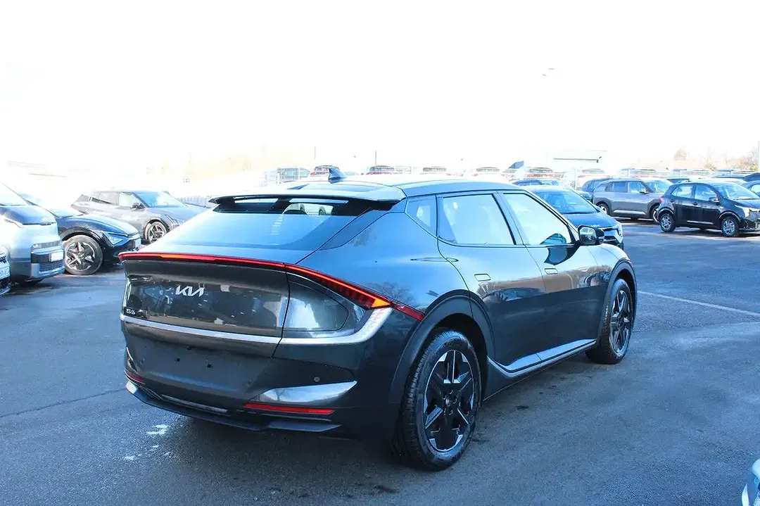 Kia EV6 - Thumbnail 7