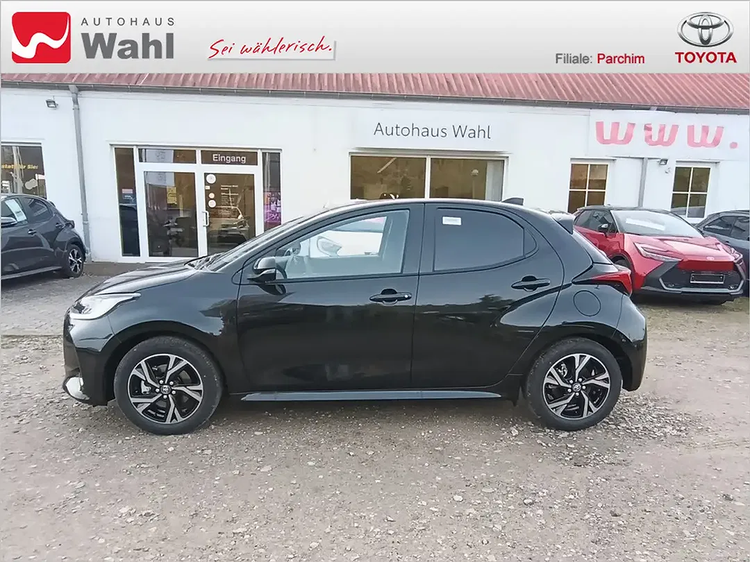 Toyota Yaris - Thumbnail 3