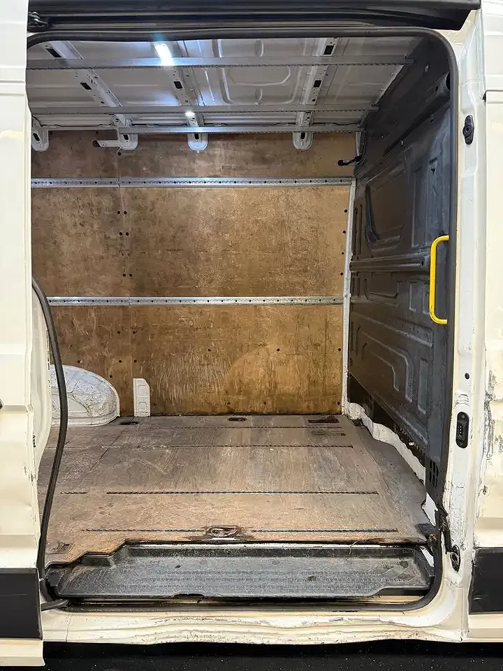 Volkswagen Crafter - Thumbnail 11