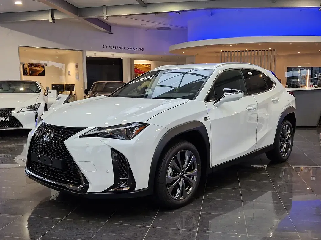 Lexus UX 300h - Thumbnail 1