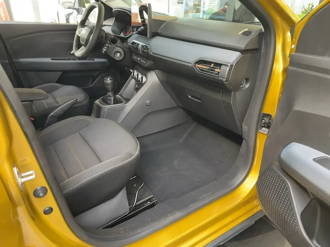 Dacia Sandero - Thumbnail 11