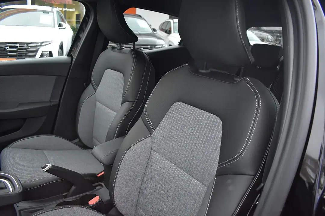 Renault Clio - Thumbnail 11