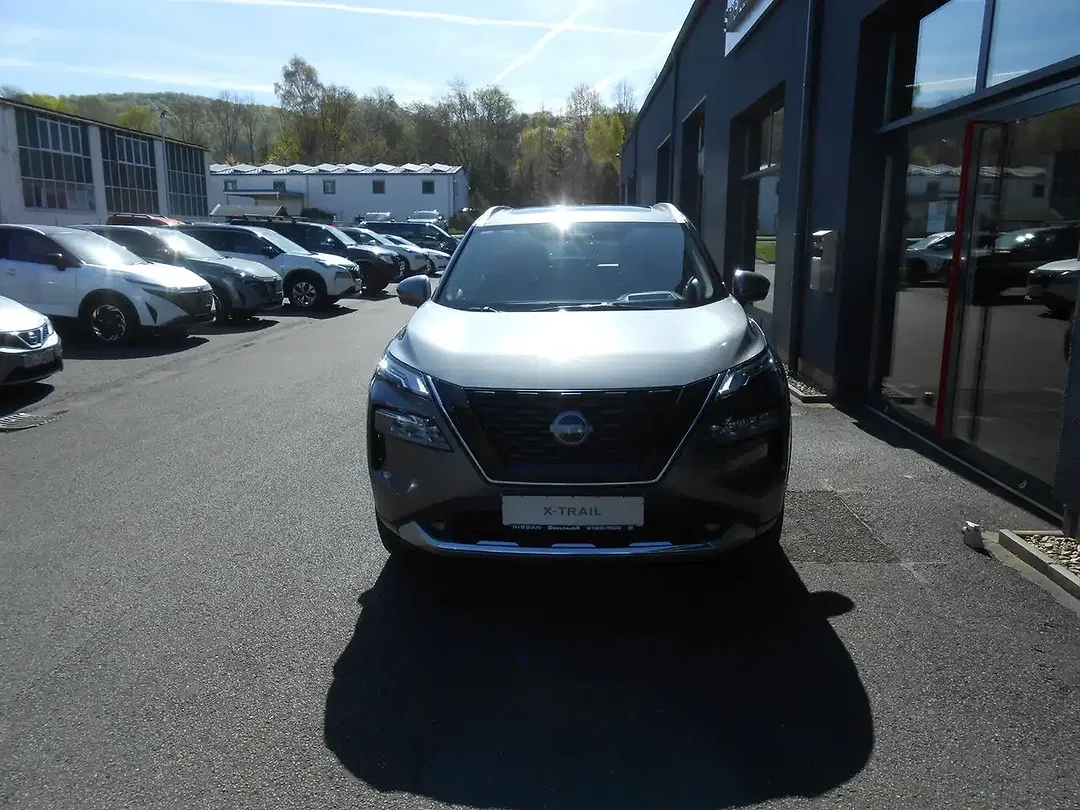 Nissan X-Trail - Thumbnail 2