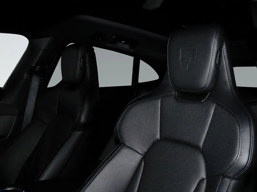 Porsche Taycan - Thumbnail 5