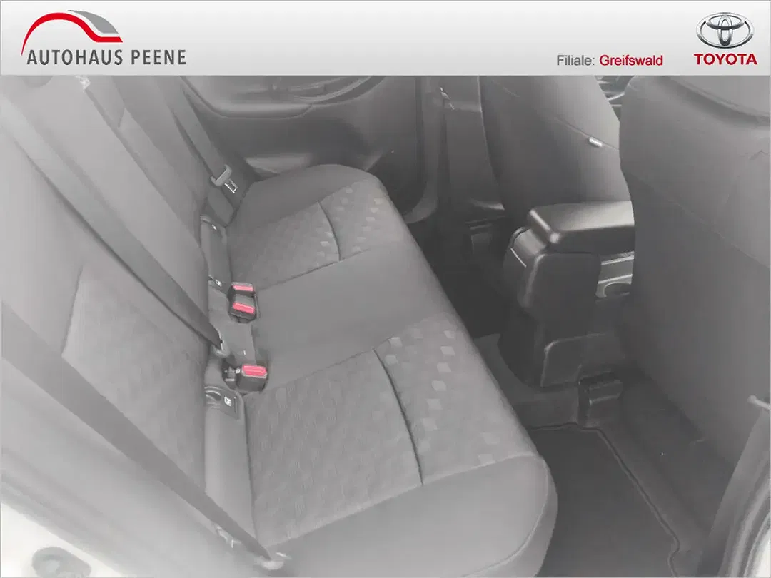 Toyota Yaris - Thumbnail 8