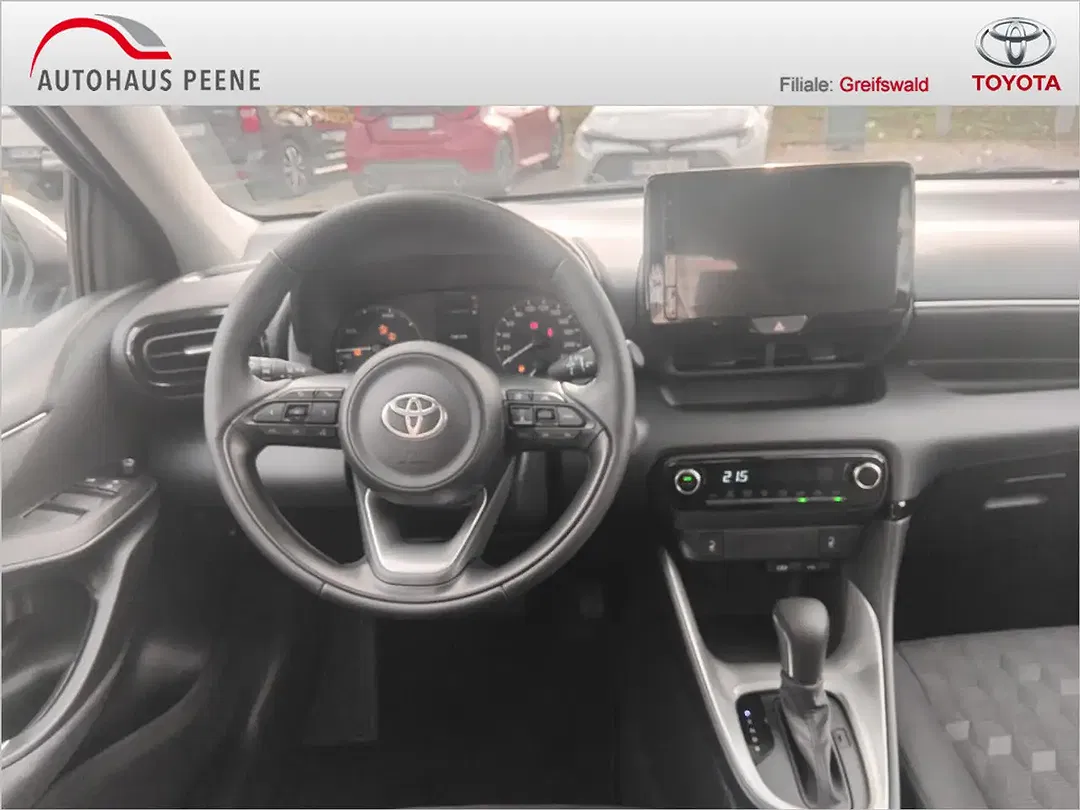 Toyota Yaris - Thumbnail 9