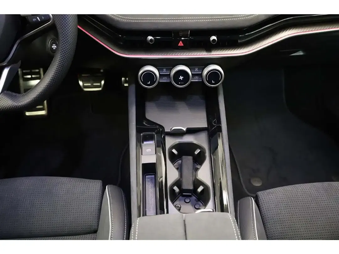 Skoda Superb - Thumbnail 12