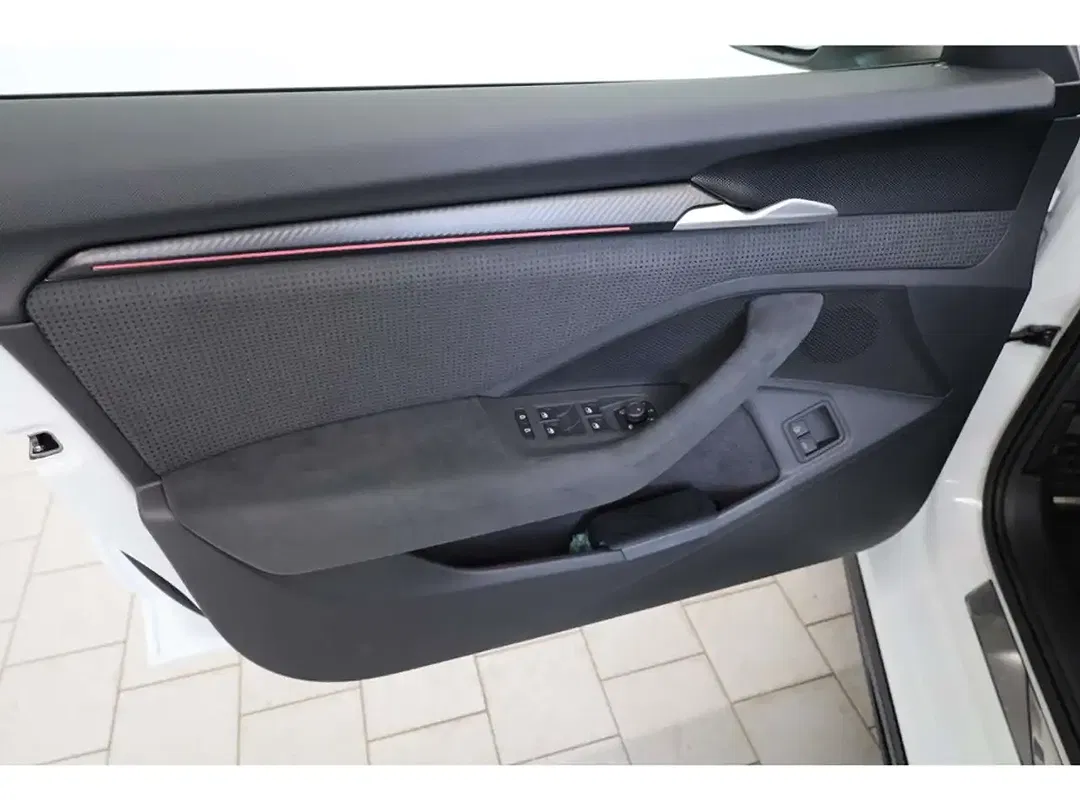 Skoda Superb - Thumbnail 13