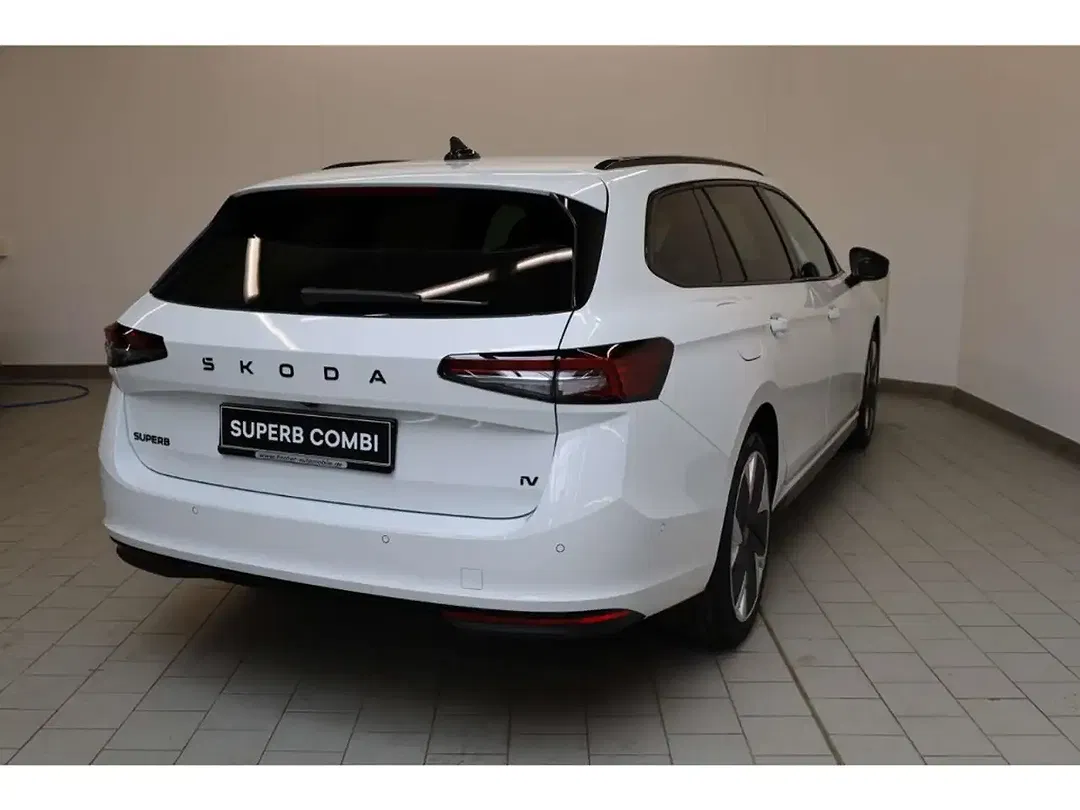 Skoda Superb - Thumbnail 3