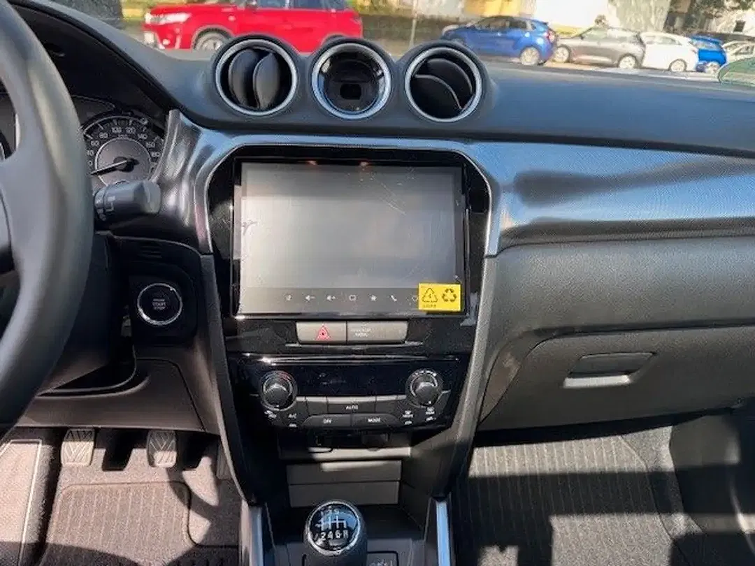 Suzuki Vitara - Thumbnail 11
