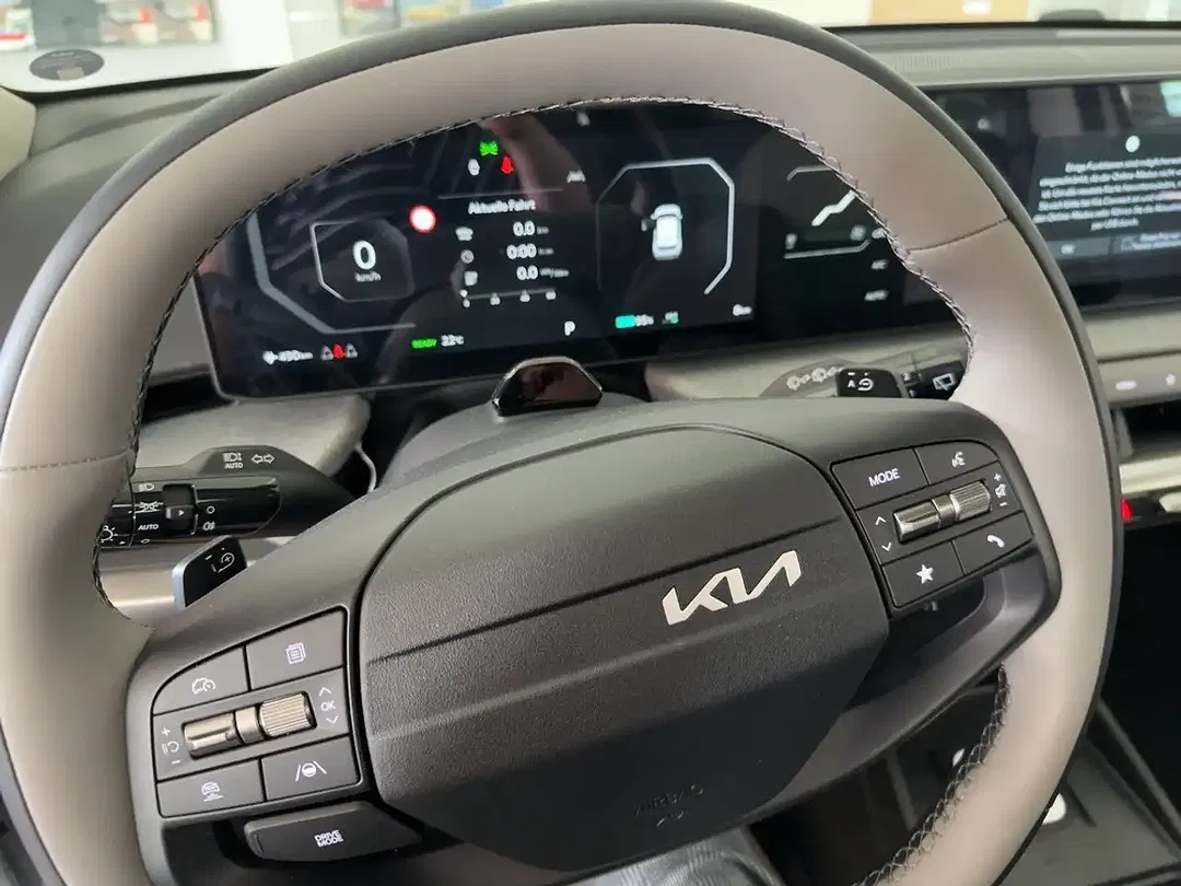 Kia EV4 - Thumbnail 9