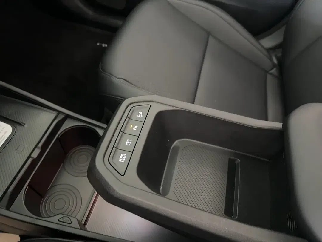 Kia EV4 - Thumbnail 12