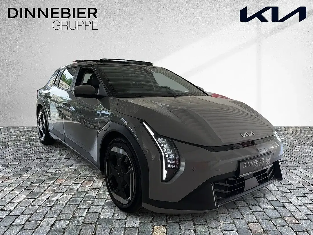 Kia EV4 - Thumbnail 4