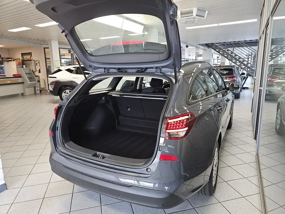 Hyundai i30 - Thumbnail 3