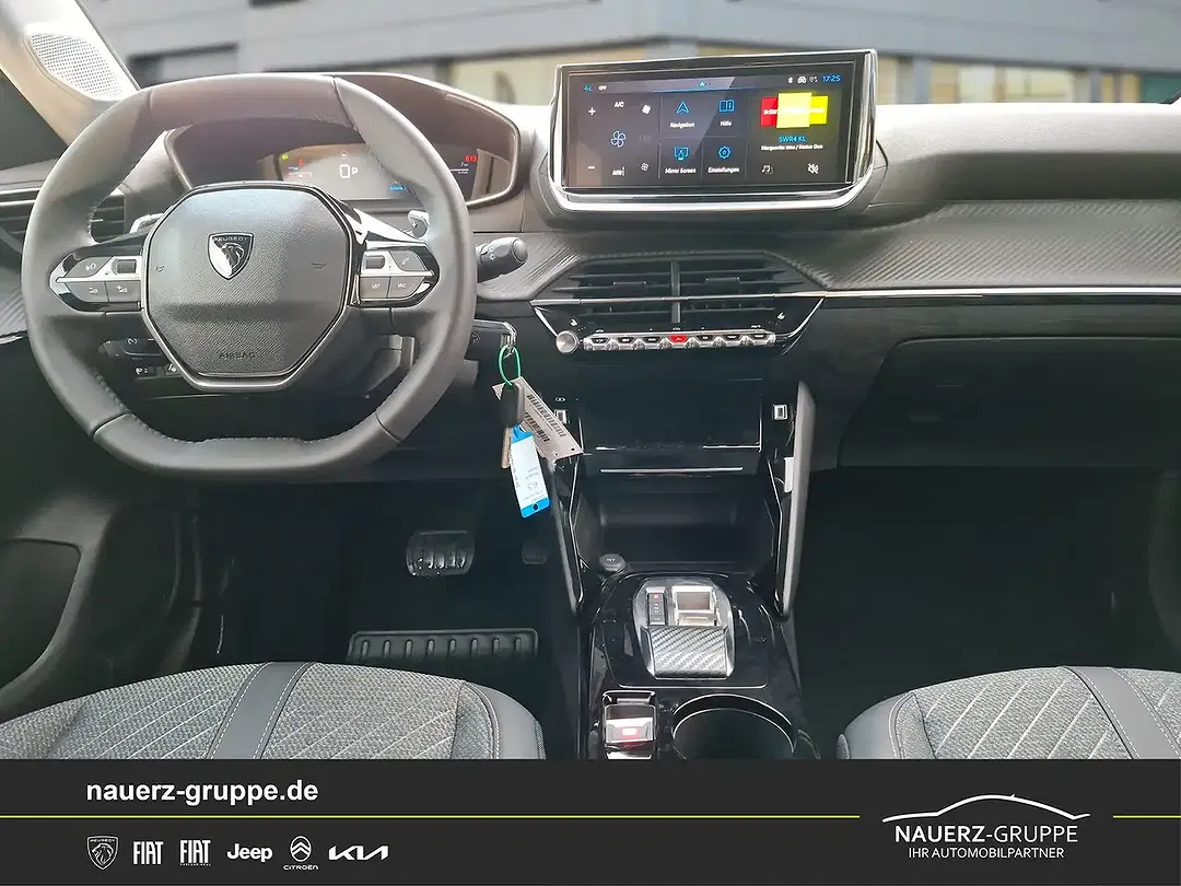 Peugeot 208 - Thumbnail 11