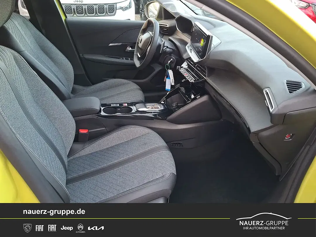 Peugeot 208 - Thumbnail 8