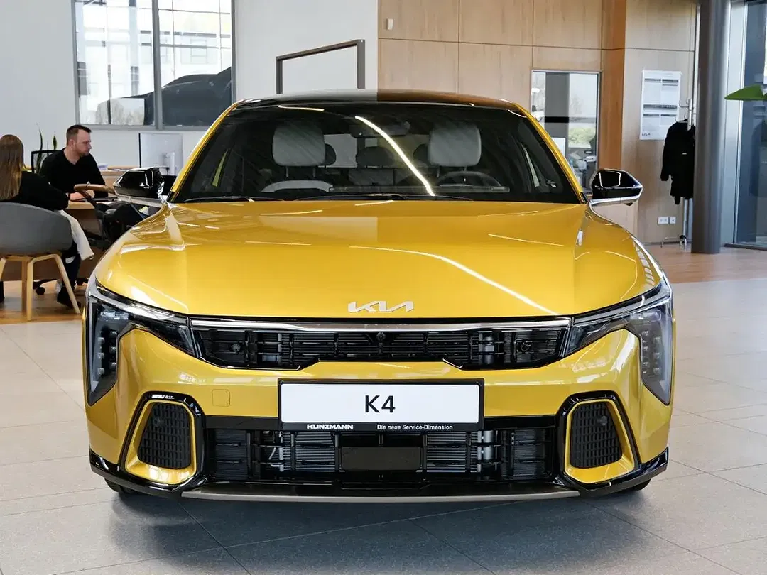 Kia K4 - Thumbnail 2