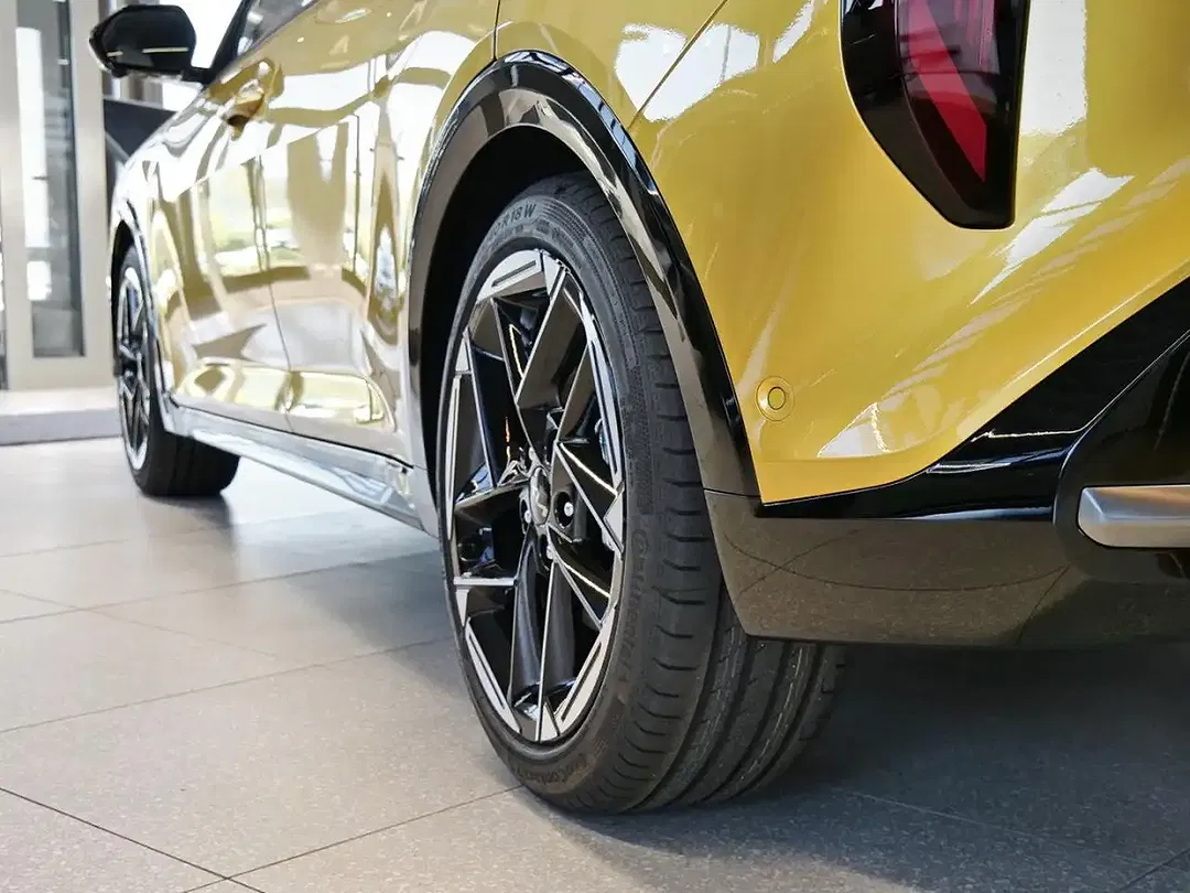 Kia K4 - Thumbnail 5