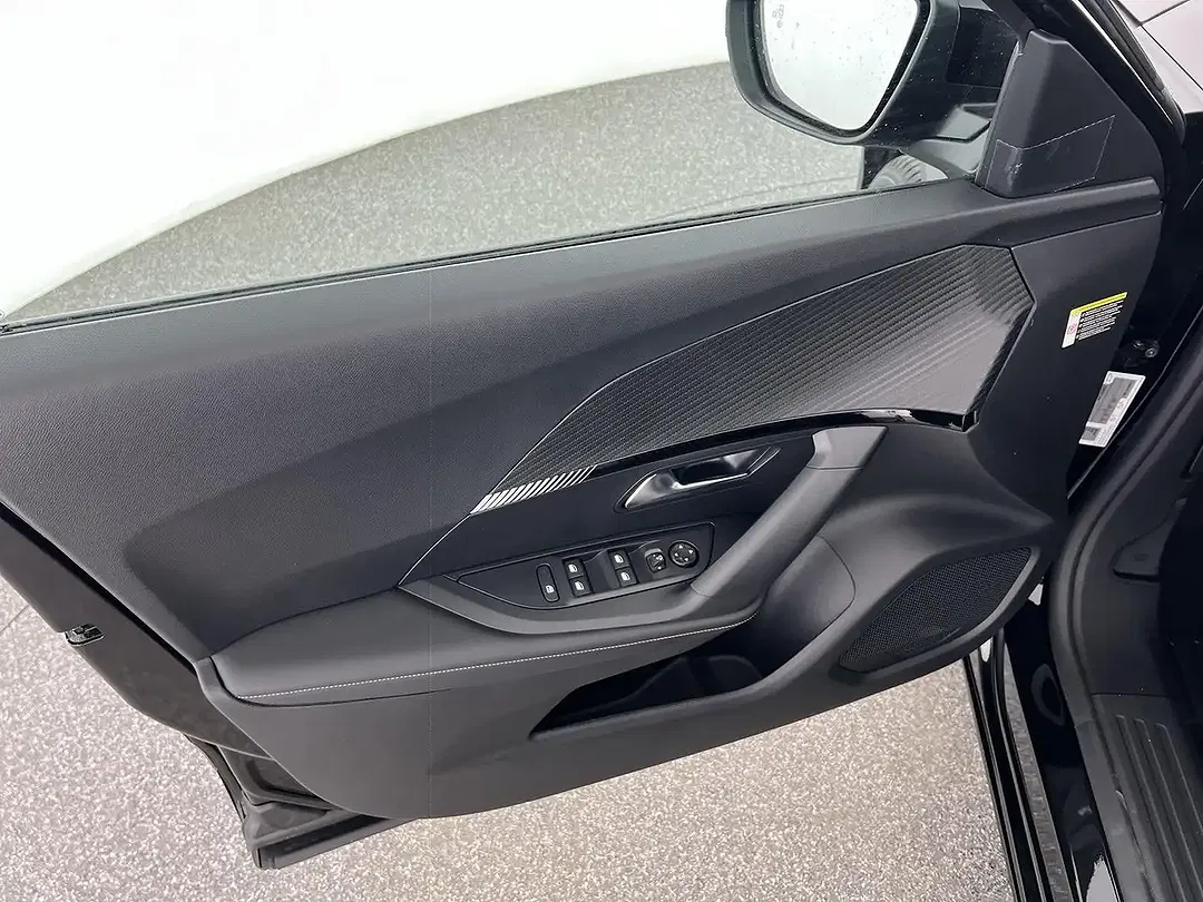 Peugeot 2008 - Thumbnail 11