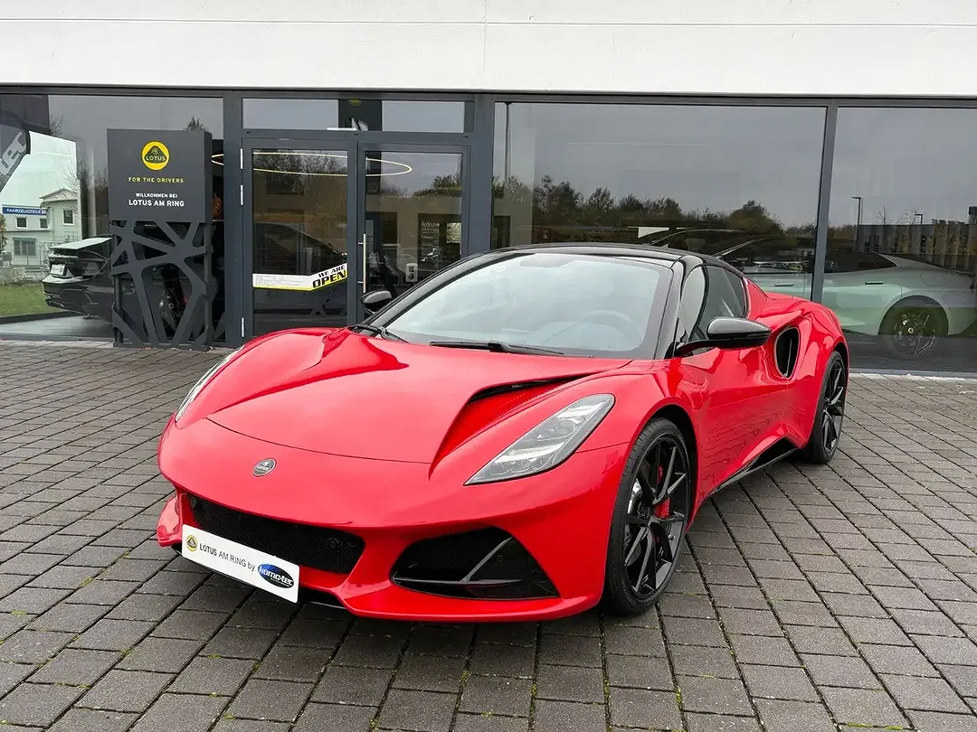 Lotus Emira - Thumbnail 1
