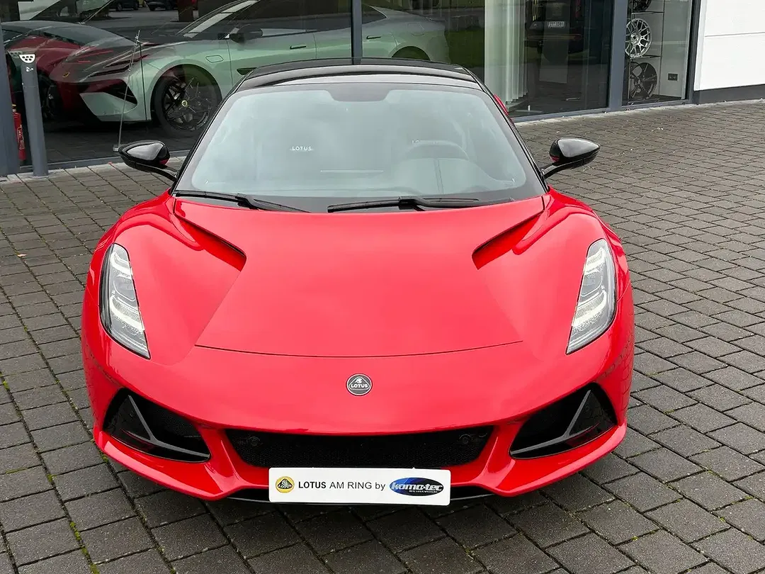 Lotus Emira - Thumbnail 2