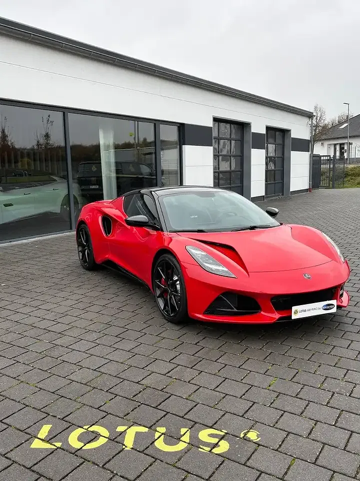 Lotus Emira - Thumbnail 21