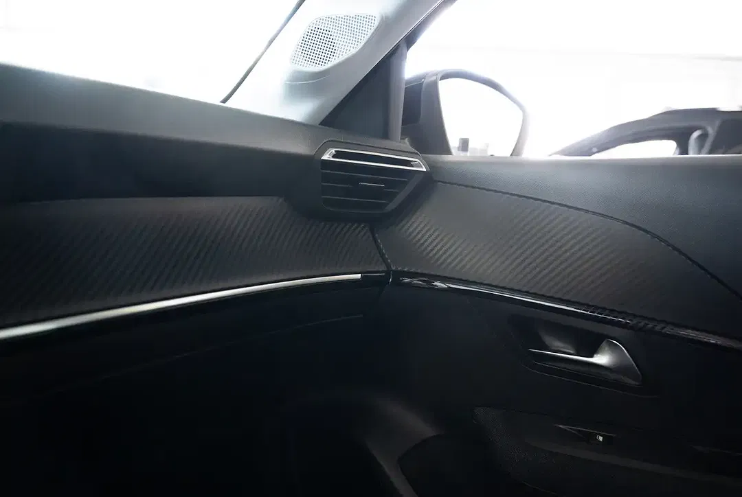 Peugeot 208 - Thumbnail 11