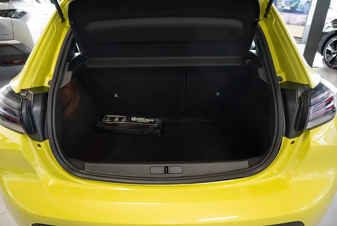 Peugeot 208 - Thumbnail 14