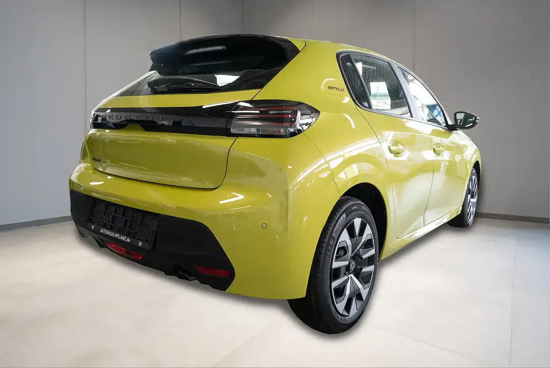 Peugeot 208 - Thumbnail 3