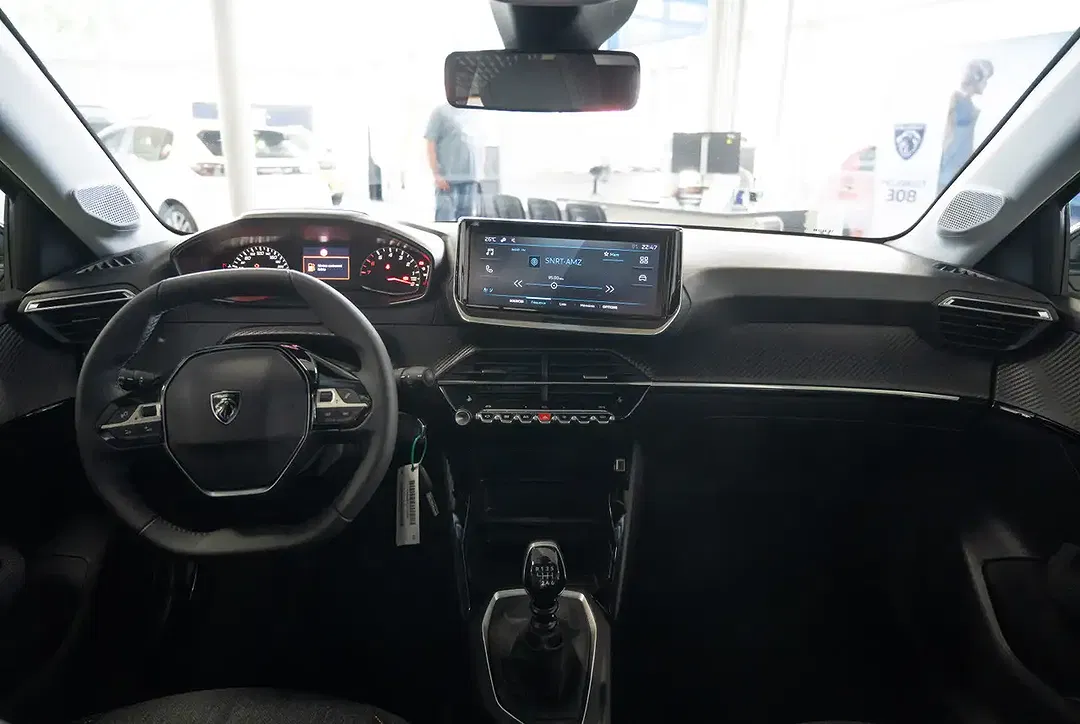 Peugeot 208 - Thumbnail 6