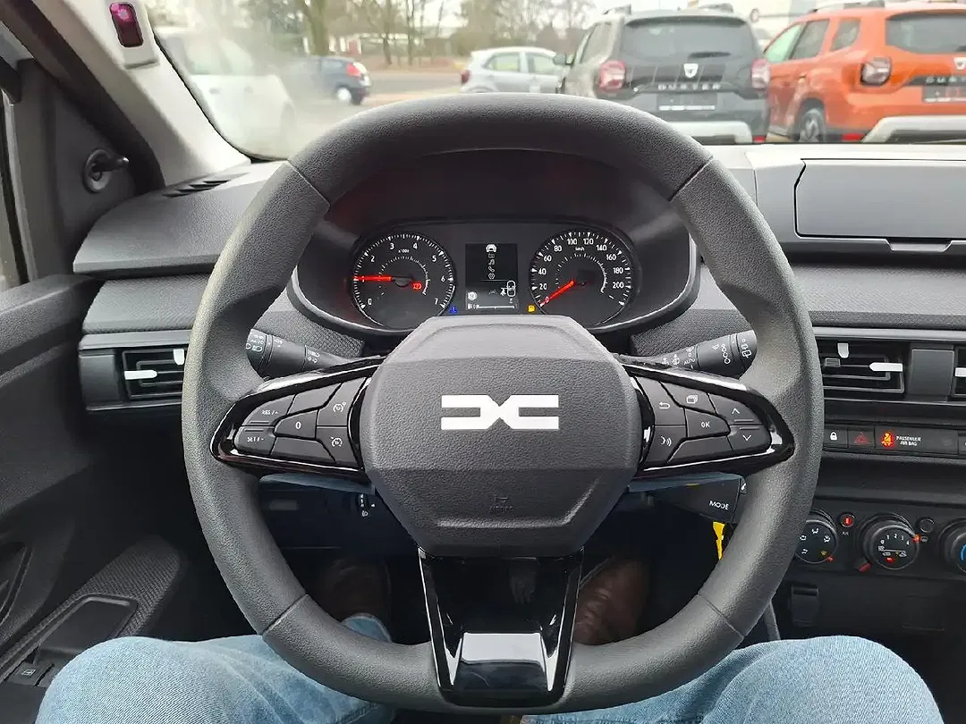 Dacia Sandero - Thumbnail 9