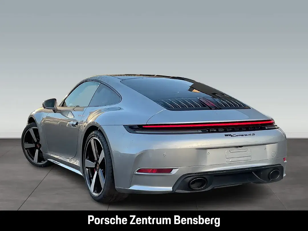 Porsche 911 - Thumbnail 3