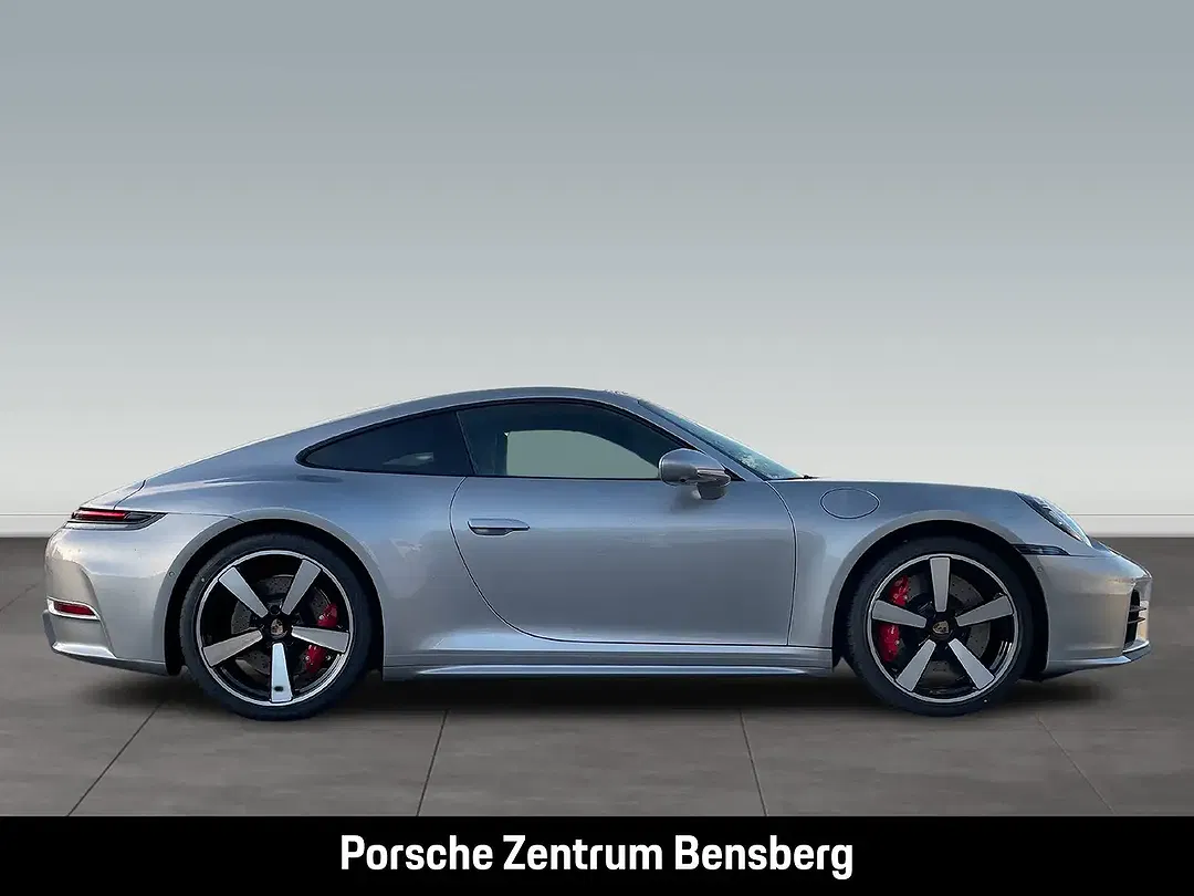 Porsche 911 - Thumbnail 5